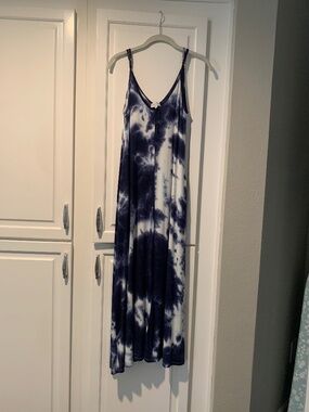 SKIVYS FEMME TIE DYE GODDESS GOWN NWOT